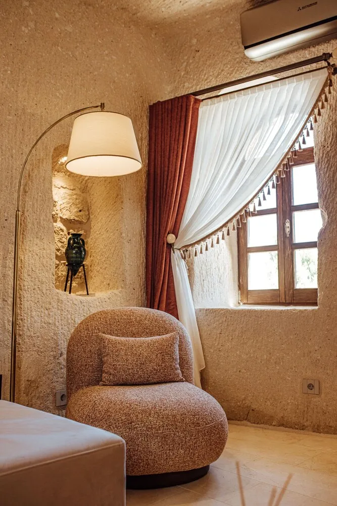 VR777 Natural Cave Queen Suite