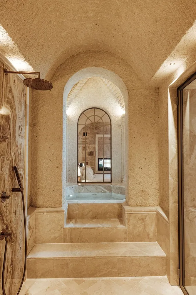 VR777 Natural Cave Queen Suite