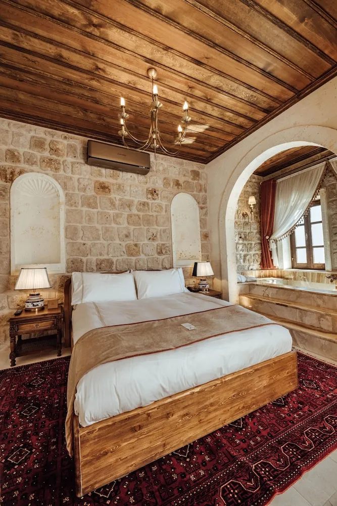 VR204 Stone Arched Private Suite