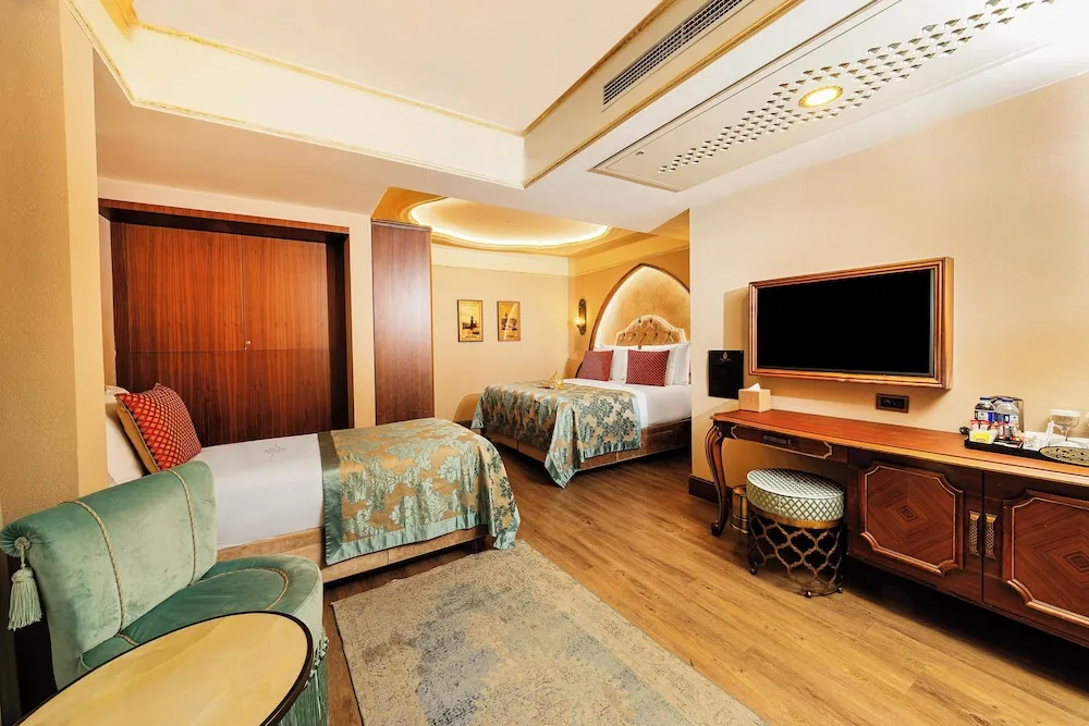 Deluxe Üç Kişilik Oda