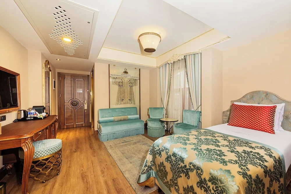 Deluxe Üç Kişilik Oda