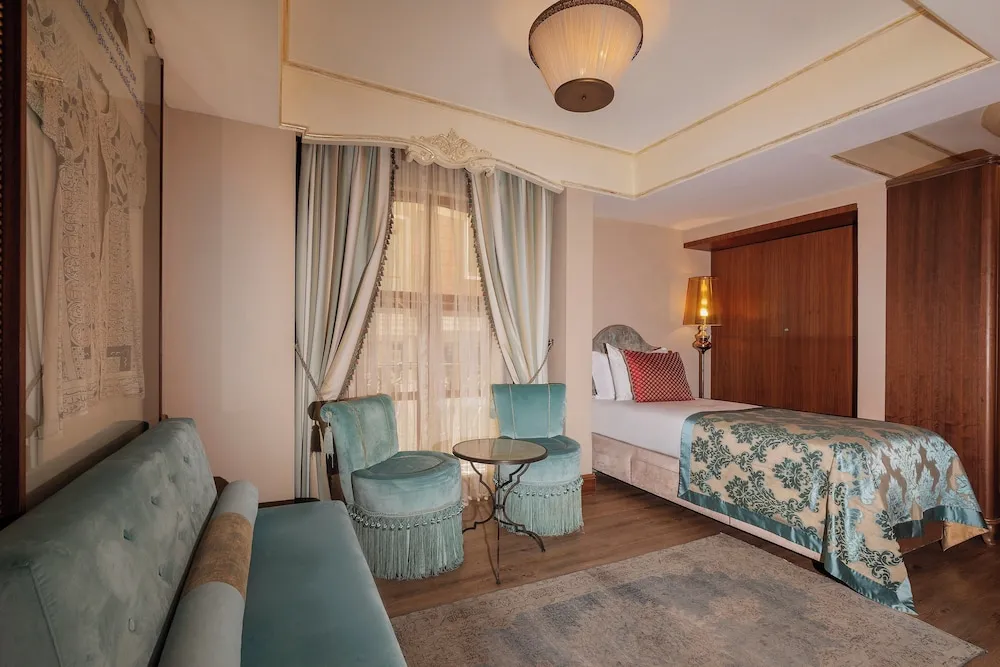 Deluxe Üç Kişilik Oda