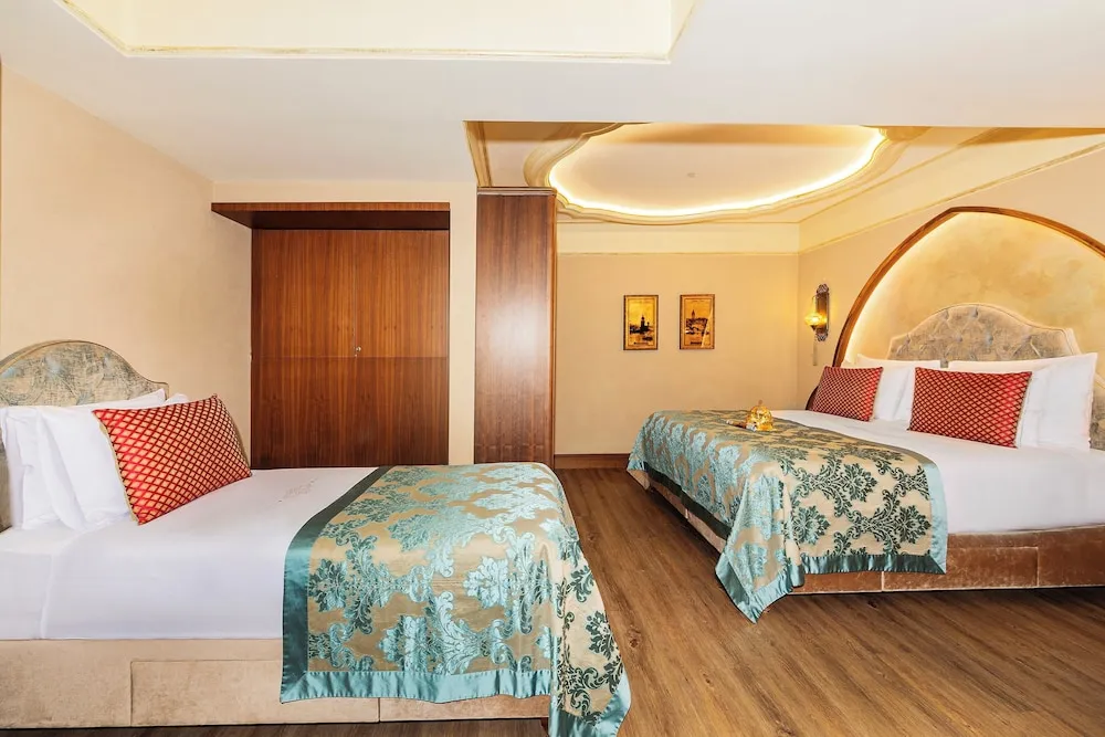 Deluxe Üç Kişilik Oda