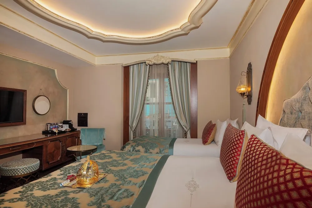 Deluxe Üç Kişilik Oda