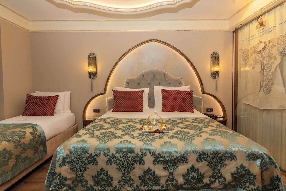 Deluxe Üç Kişilik Oda