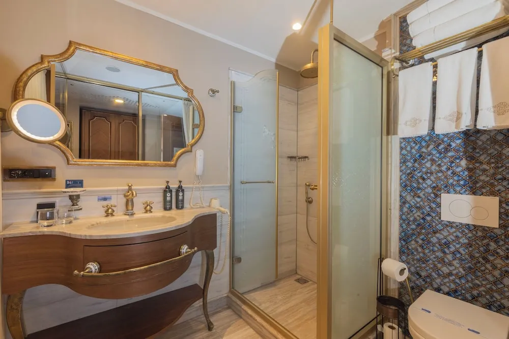Deluxe Üç Kişilik Oda