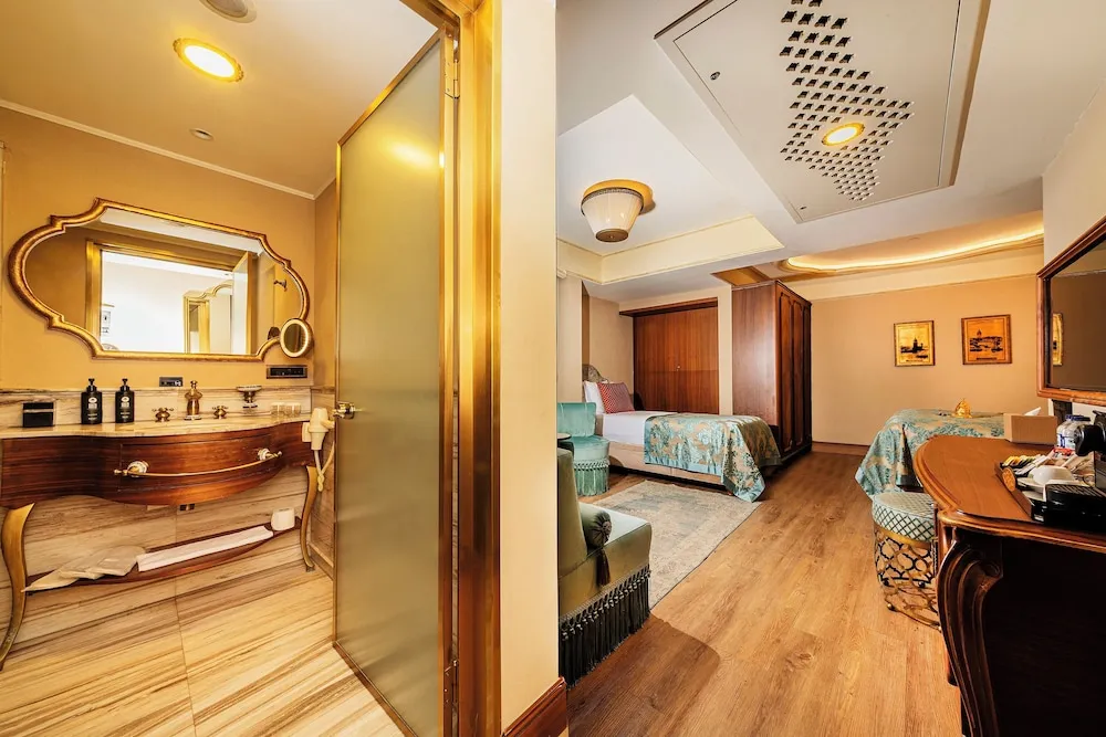 Deluxe Üç Kişilik Oda