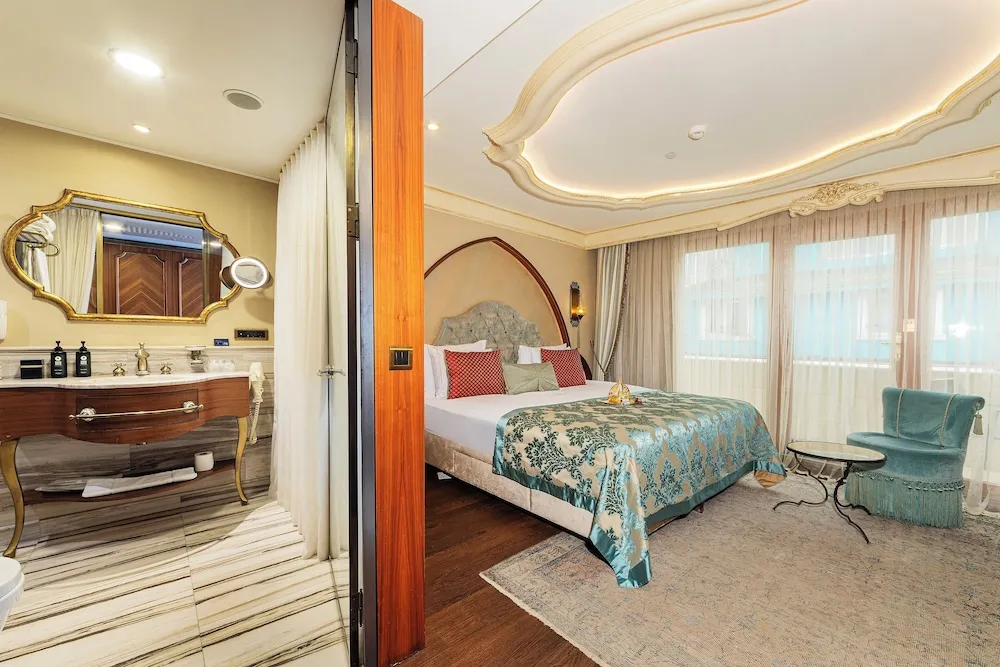Luxury Oda, Teras