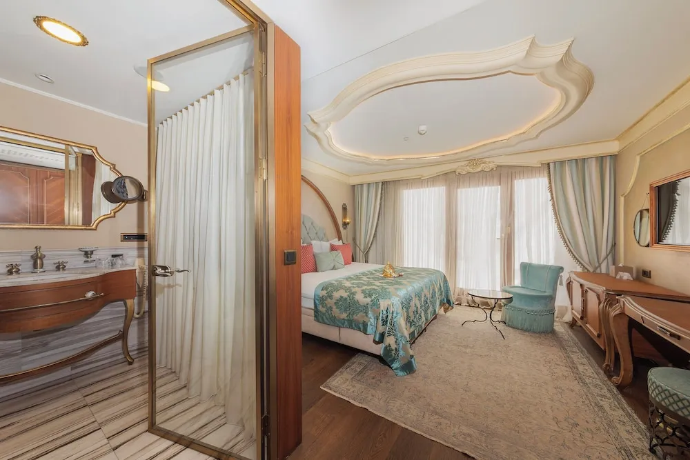 Luxury Oda, Teras