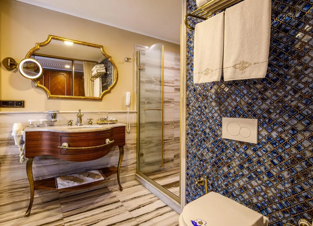 Luxury Oda, Teras