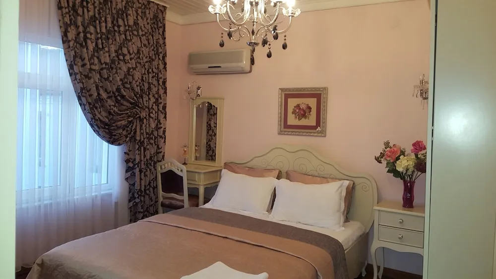 Standard Tek Büyük Yataklı Oda