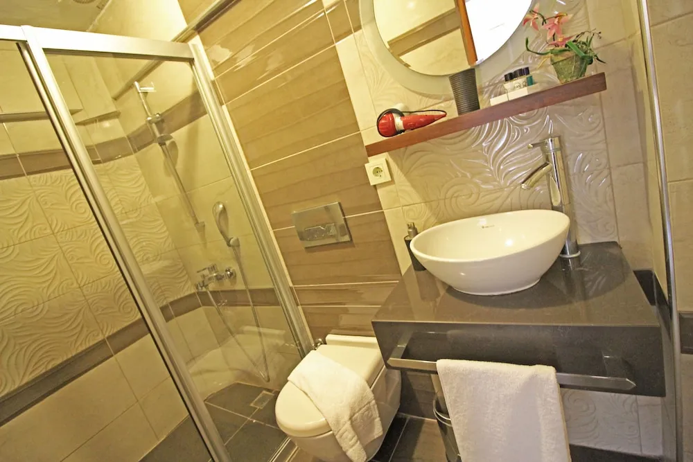 Standard Tek Büyük Yataklı Oda