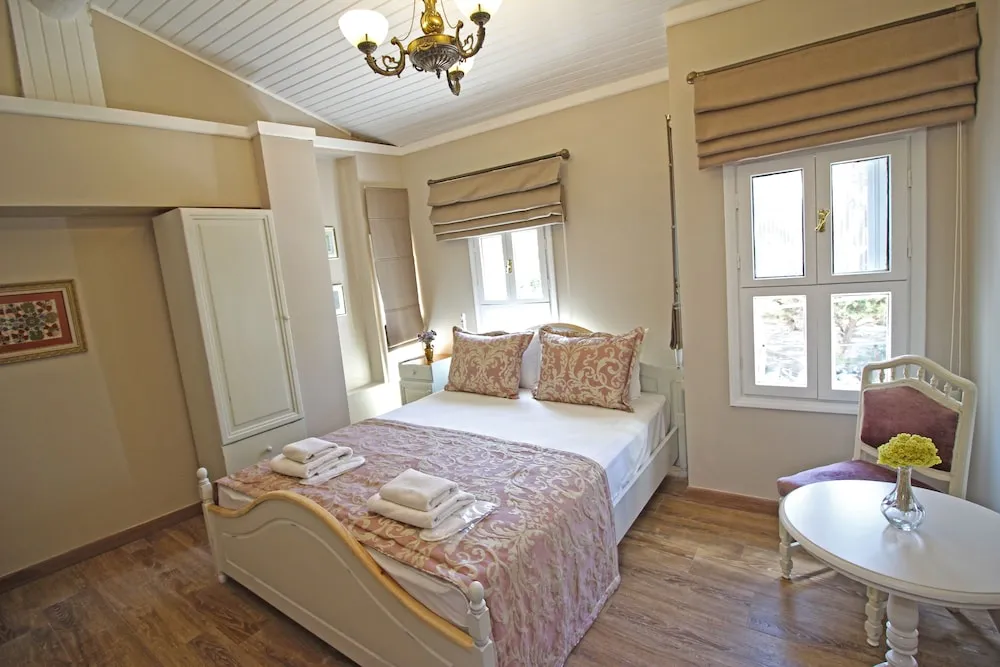 Standard Tek Büyük Yataklı Oda