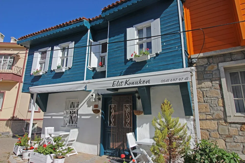 Konaklama yerinin ön cephesi