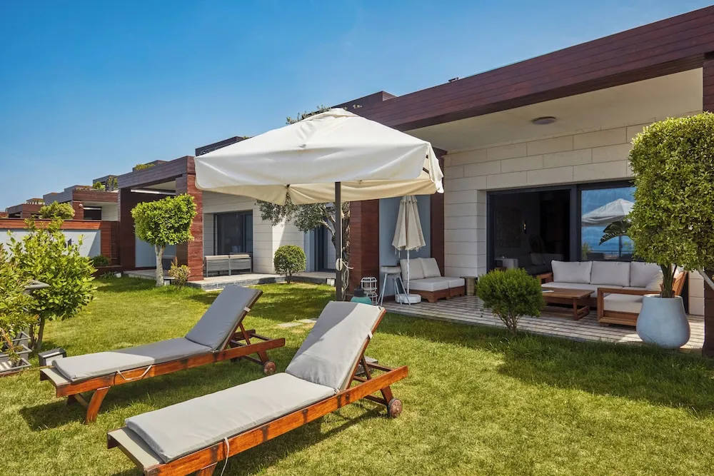 5+1 Deluxe Villa with Private Pool, Sauna & Maid`s Room