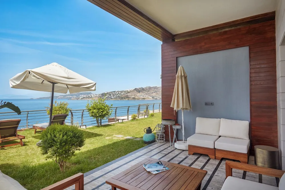 5+1 Deluxe Villa with Private Pool, Sauna & Maid`s Room
