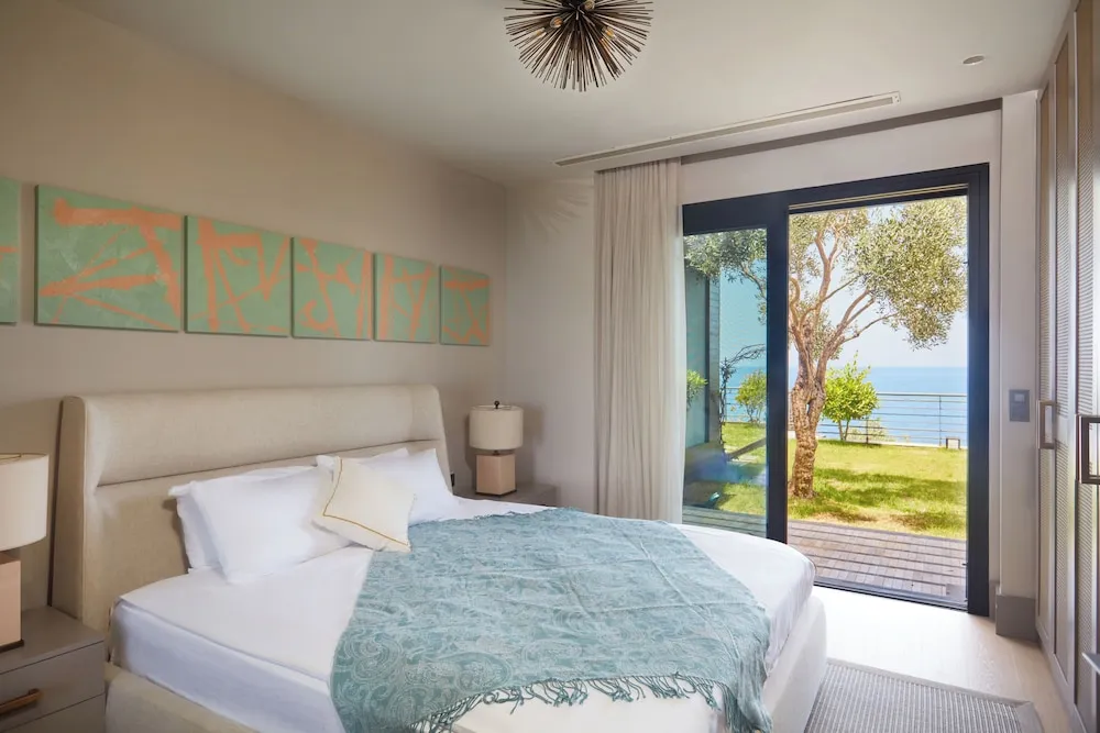 5+1 Deluxe Villa with Private Pool, Sauna & Maid`s Room