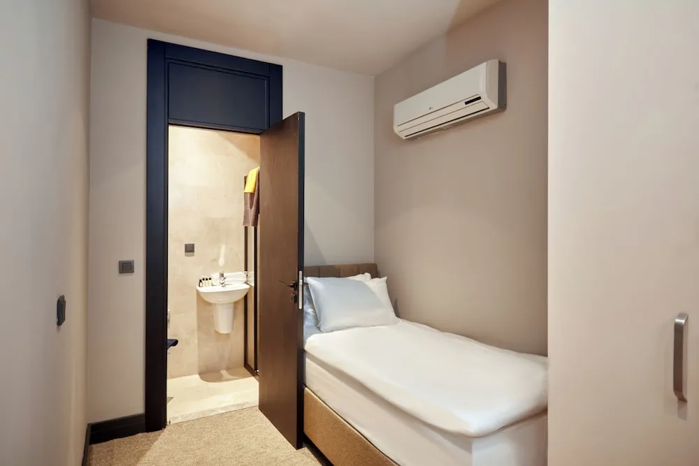 5+1 Deluxe Villa with Private Pool, Sauna & Maid`s Room