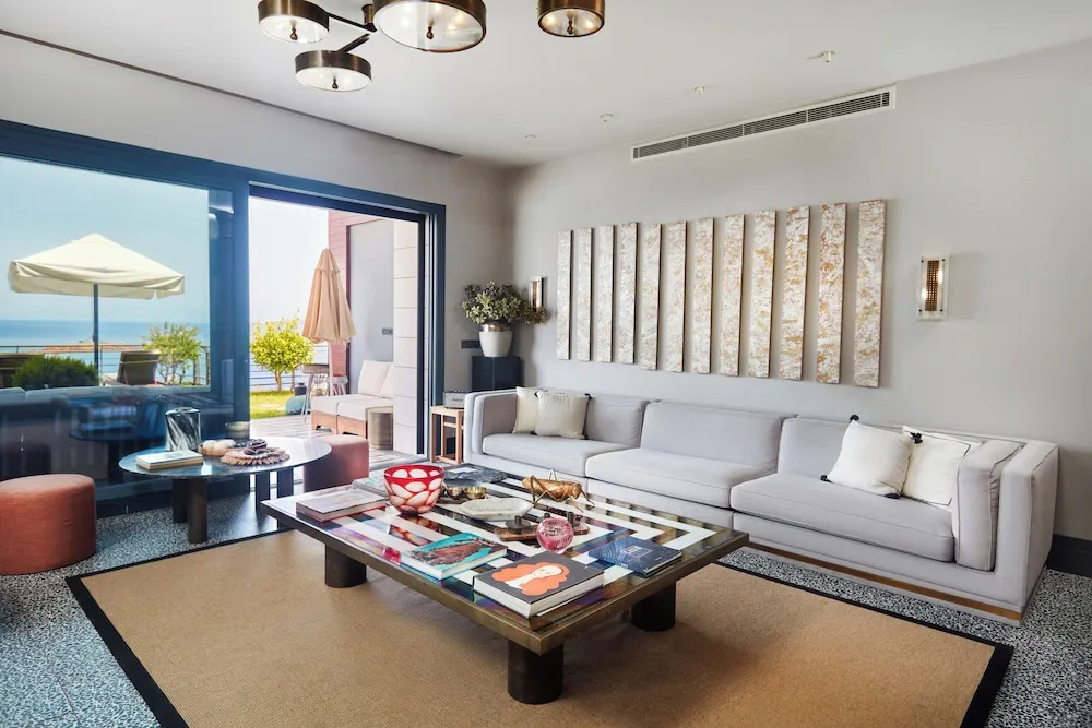 5+1 Deluxe Villa with Private Pool, Sauna & Maid`s Room