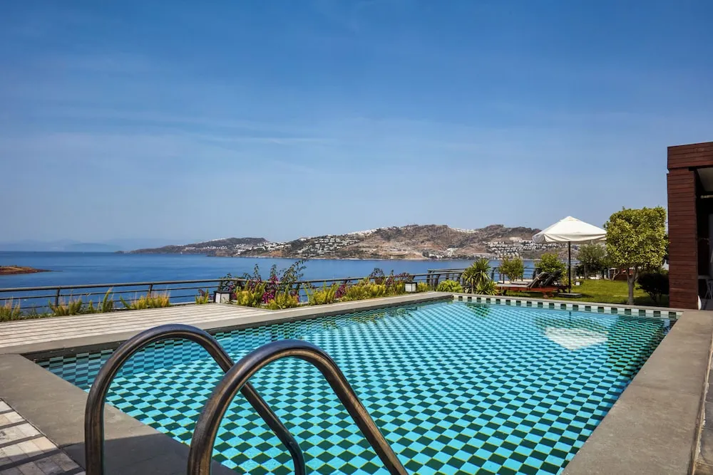 5+1 Deluxe Villa with Private Pool, Sauna & Maid`s Room