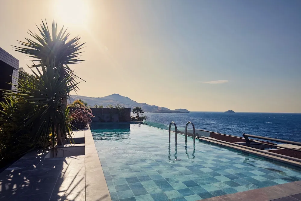 5+1 Deluxe Villa with Private Pool and Sauna