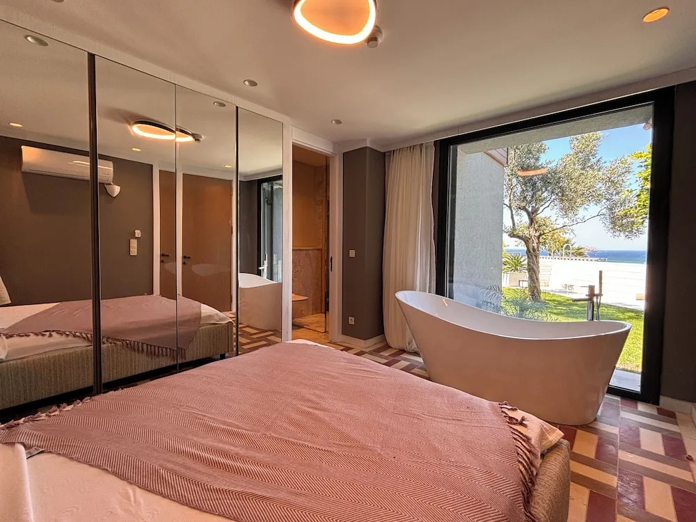 5+1 Deluxe Villa with Private Pool and Sauna