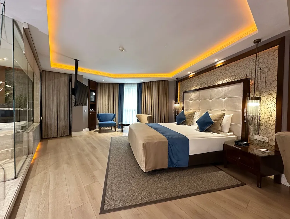 Corner Suite