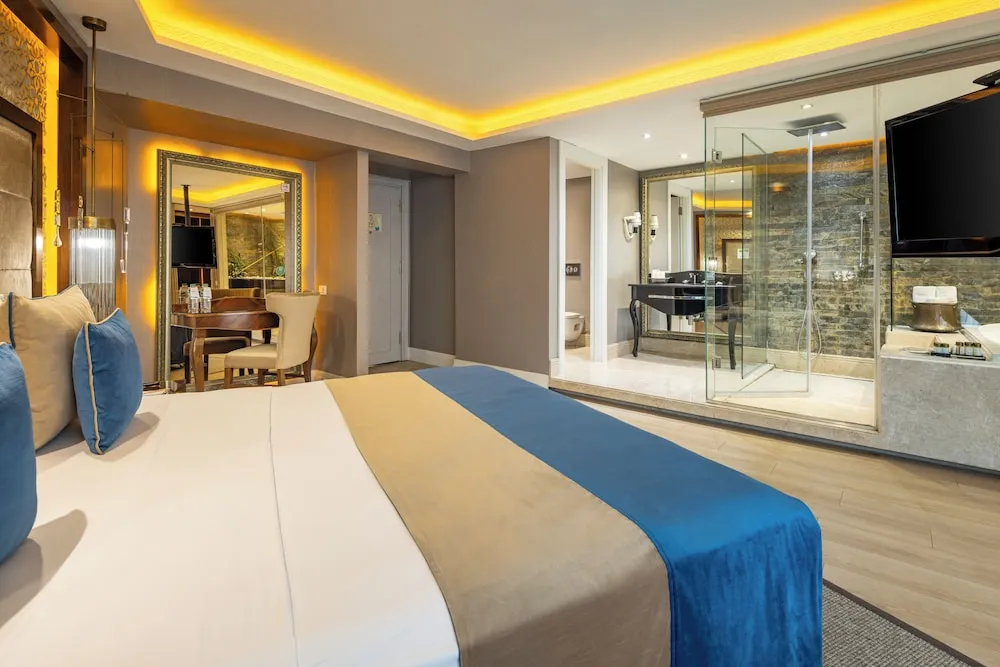 Corner Suite