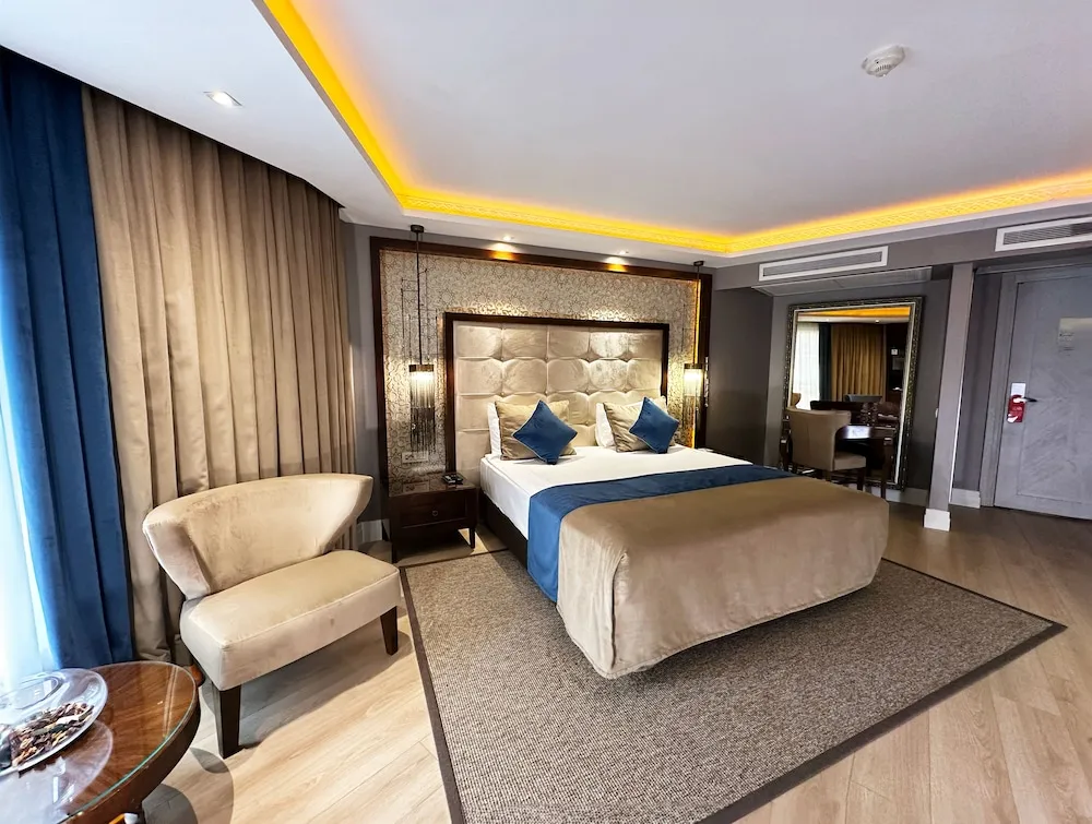 Corner Suite