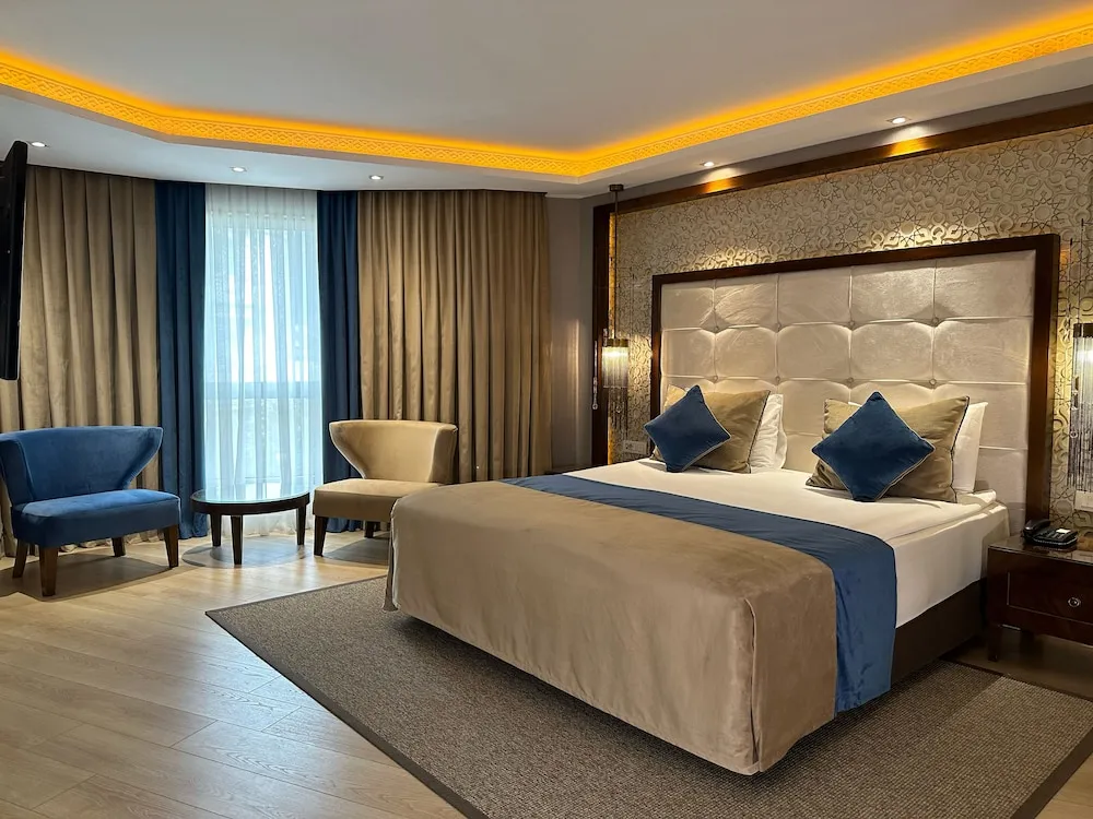 Corner Suite