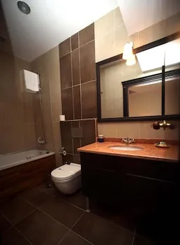 Lalinn Hotel