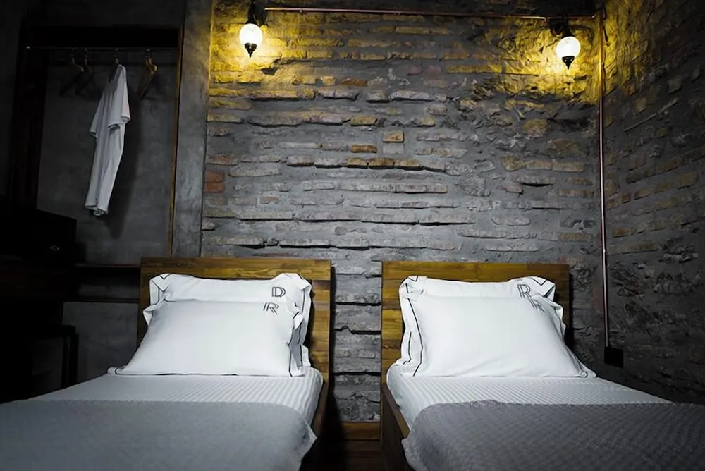 Design Tek Büyük Yataklı Oda