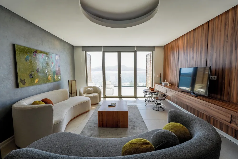 Deluxe Süit, 1 Büyük (Queen) Boy Yatak, Balkon, Deniz Manzaralı