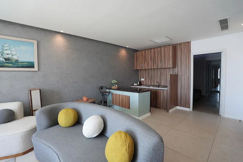 Deluxe Süit, 1 Büyük (Queen) Boy Yatak, Balkon, Deniz Manzaralı