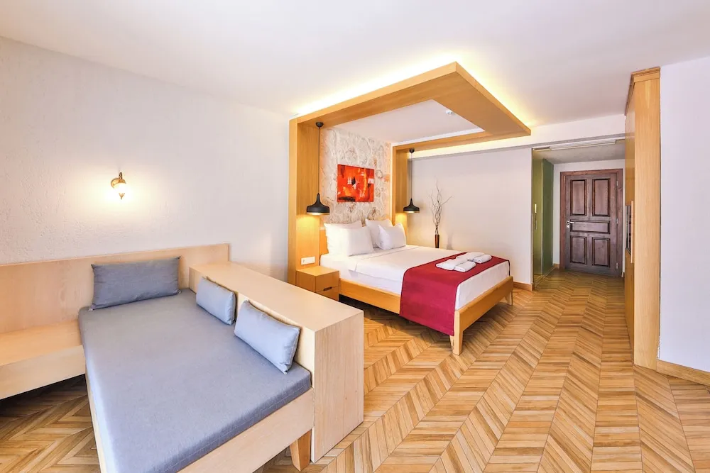Comfort Plus Havuz Manzaralı