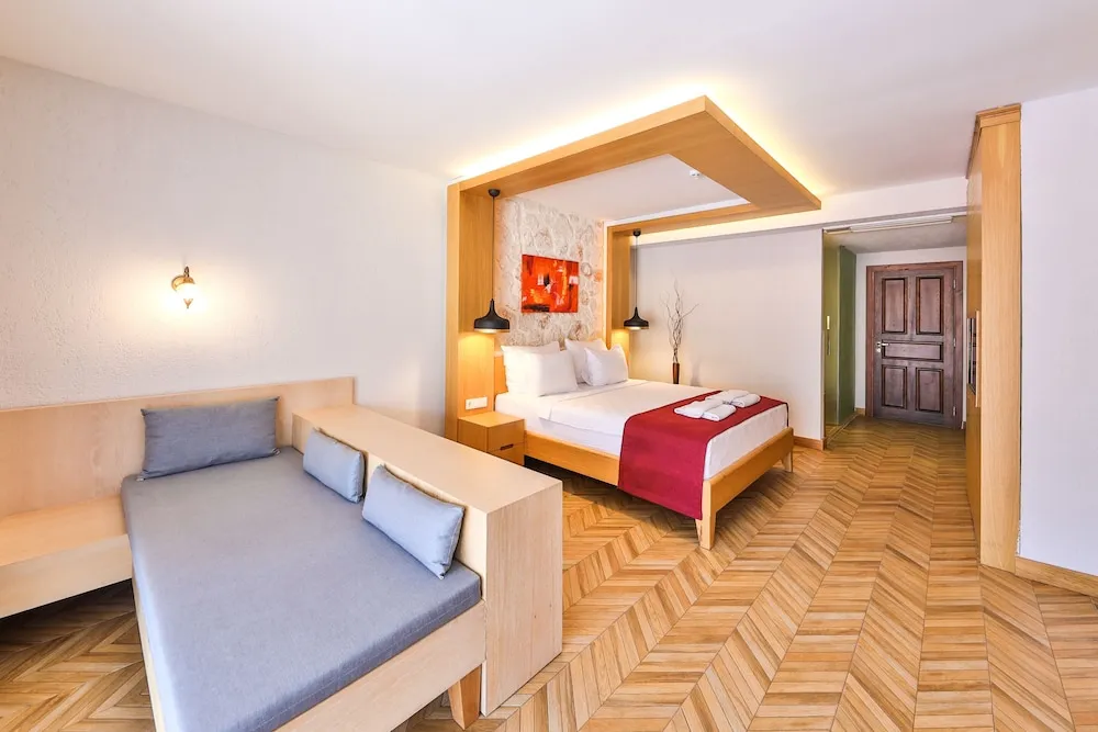 Comfort Plus Havuz Manzaralı