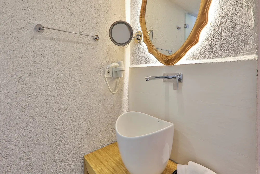 Comfort Kara Manzaralı Jakuzili Oda