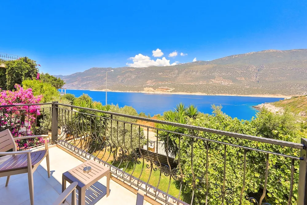 Stone Plus Deniz Manzaralı Oda