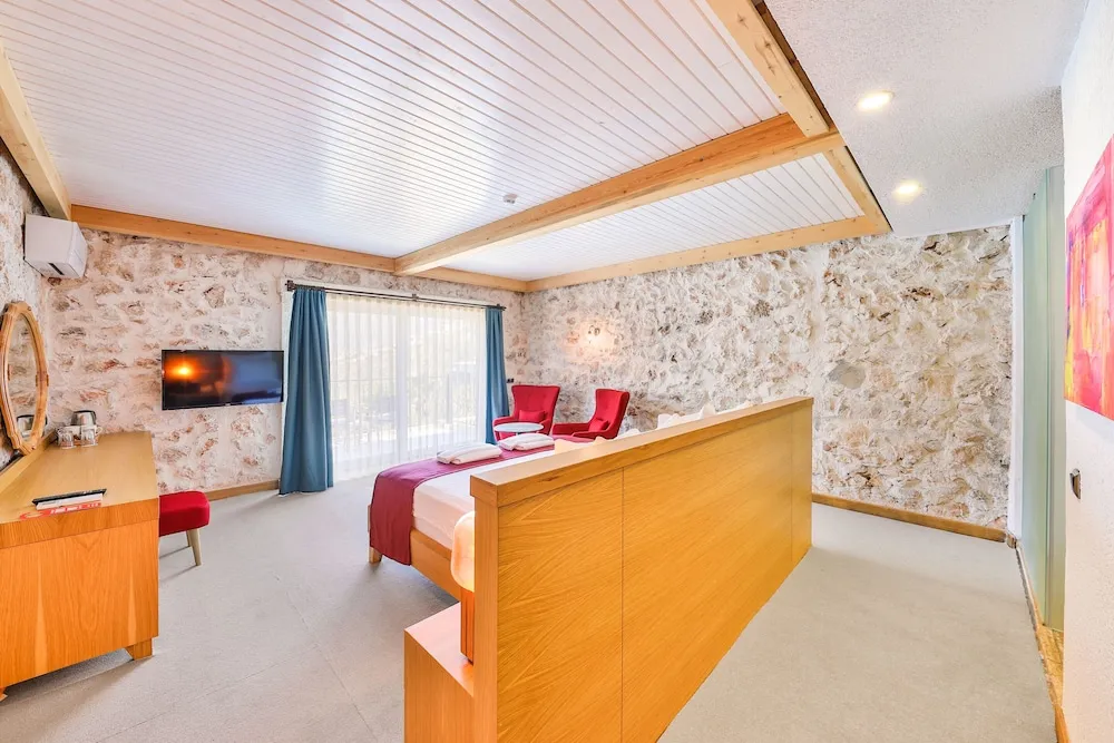 Stone Plus Deniz Manzaralı Oda