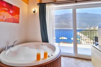 Atalante Hotel
