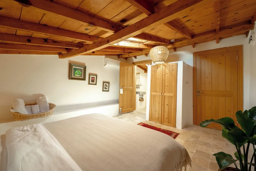 Club Tek Büyük Yataklı Oda