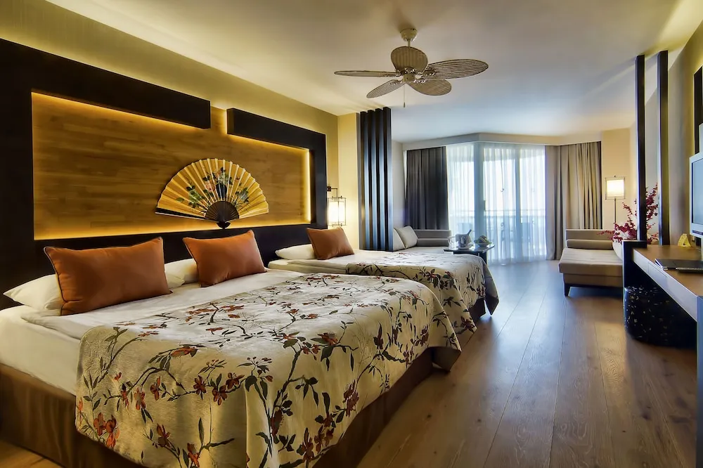 Deluxe Tek Büyük Yataklı Oda, Deniz Manzaralı