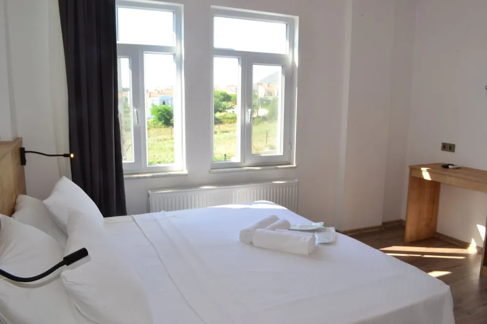 Junior Cift Kisilik Oda, Avlu Manzaralı