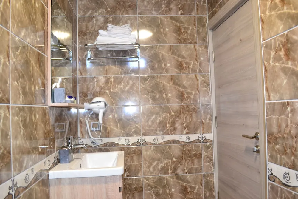 Junior Cift Kisilik Oda, Avlu Manzaralı