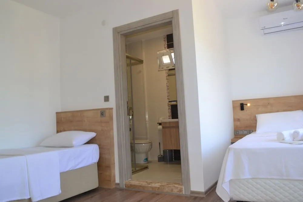 Üç Kişilik Oda, Bahçe Manzaralı, Zemin Kat