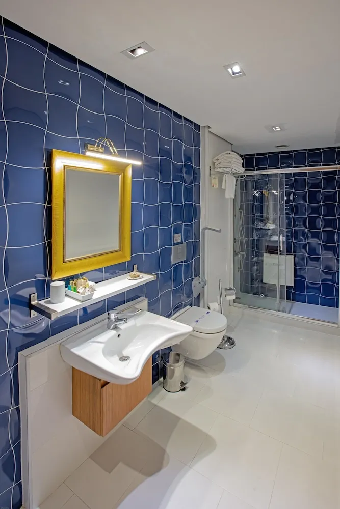 Basement Triple Room
