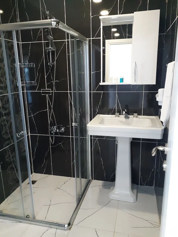 Standard Apart Daire, 2 Yatak Odası, Göl Manzaralı