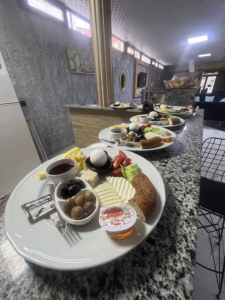 Standard Tek Büyük veya İki Ayrı Yataklı Oda