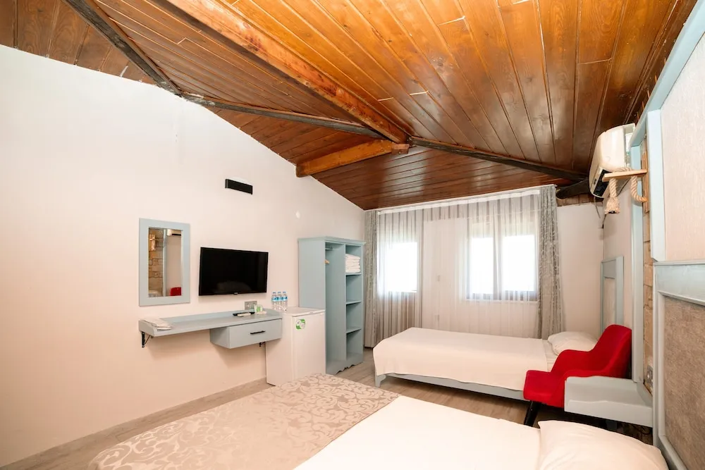 Standard Üç Kişilik Oda, Balkon/Veranda, Şehir Manzaralı