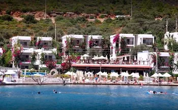 Mi Casa Beach Hotel